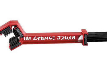 the-grunch-three-sided-motorcycle-chain-brush